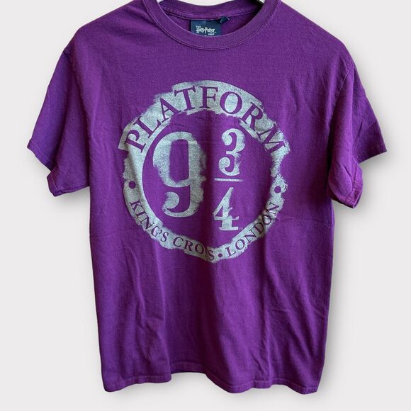 The Harry Potter Shop Shirt Adult Medium Red Platform 9 3/4 Graphic Tee Maroon - Picture 9 of 10